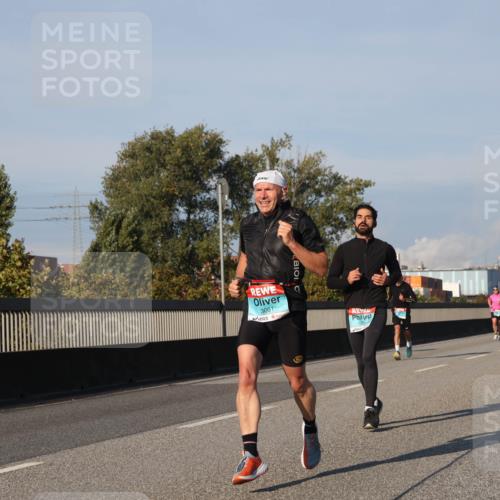 03.10.2025 - Köhlbrandbrückenlauf Luisa Fischer http://msf.ph/oto/9006098 03.10.2025 10:47:52 Position 3 3091 meine-sportfotos.de