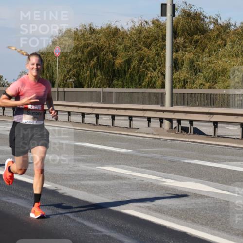 03.10.2025 - Köhlbrandbrückenlauf Julia Fischer http://msf.ph/oto/9006111 03.10.2025 12:43:12 Position 3 12, 5, 4209 meine-sportfotos.de