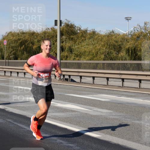 03.10.2025 - Köhlbrandbrückenlauf Julia Fischer http://msf.ph/oto/9006123 03.10.2025 12:43:13 Position 3 4209 meine-sportfotos.de