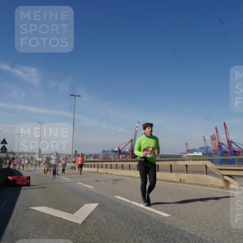 03.10.2025 - Köhlbrandbrückenlauf Matties Gatica Varas http://msf.ph/oto/9006130 03.10.2025 13:01:05 Position 2  meine-sportfotos.de