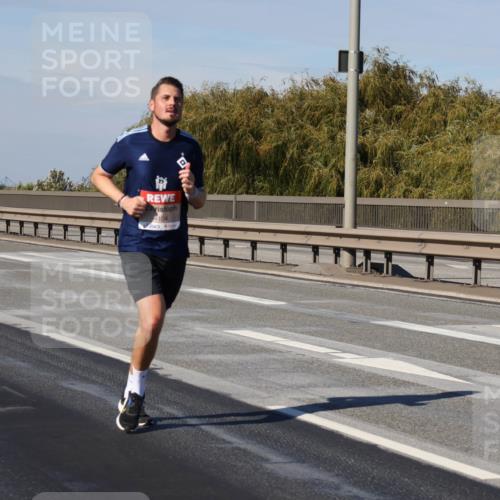 03.10.2025 - Köhlbrandbrückenlauf Julia Fischer http://msf.ph/oto/9006137 03.10.2025 12:43:14 Position 3 12, 5, 4104 meine-sportfotos.de