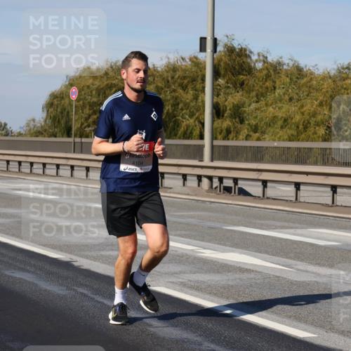 03.10.2025 - Köhlbrandbrückenlauf Julia Fischer http://msf.ph/oto/9006139 03.10.2025 12:43:14 Position 3 4104 meine-sportfotos.de