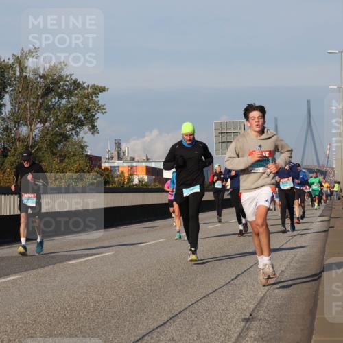 03.10.2025 - Köhlbrandbrückenlauf Luisa Fischer http://msf.ph/oto/9006150 03.10.2025 10:47:54 Position 3  meine-sportfotos.de