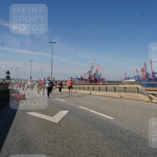03.10.2025 - Köhlbrandbrückenlauf Matties Gatica Varas http://msf.ph/oto/9006159 03.10.2025 13:01:07 Position 2  meine-sportfotos.de