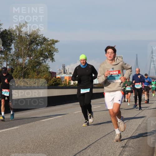 03.10.2025 - Köhlbrandbrückenlauf Luisa Fischer http://msf.ph/oto/9006161 03.10.2025 10:47:55 Position 3 1396 meine-sportfotos.de