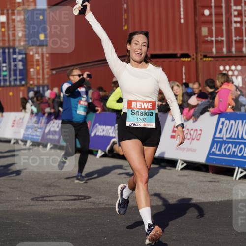 03.10.2025 - Köhlbrandbrückenlauf Michael Burmester http://msf.ph/oto/9006166 03.10.2025 10:08:22 Ziel 1089, 1203, 1238, 1257, 1338, 1371, 1407, 1461, 1601, 1876, 2942, 3071, 3778 meine-sportfotos.de