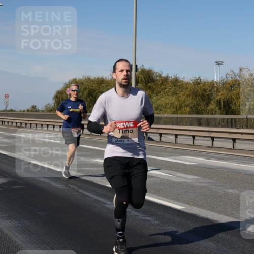 03.10.2025 - Köhlbrandbrückenlauf Julia Fischer http://msf.ph/oto/9006177 03.10.2025 12:43:24 Position 3 4106 meine-sportfotos.de