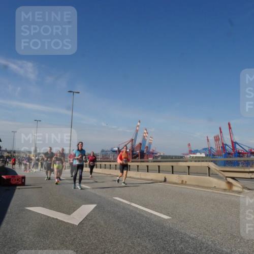 03.10.2025 - Köhlbrandbrückenlauf Matties Gatica Varas http://msf.ph/oto/9006181 03.10.2025 13:01:09 Position 2  meine-sportfotos.de
