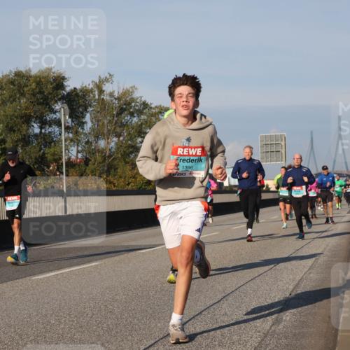 03.10.2025 - Köhlbrandbrückenlauf Luisa Fischer http://msf.ph/oto/9006182 03.10.2025 10:47:56 Position 3 1396 meine-sportfotos.de
