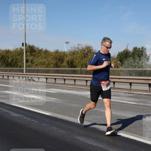 03.10.2025 - Köhlbrandbrückenlauf Julia Fischer http://msf.ph/oto/9006188 03.10.2025 12:43:25 Position 3  meine-sportfotos.de