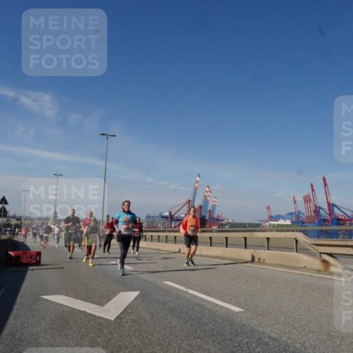 03.10.2025 - Köhlbrandbrückenlauf Matties Gatica Varas http://msf.ph/oto/9006189 03.10.2025 13:01:09 Position 2  meine-sportfotos.de
