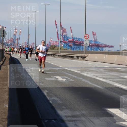 03.10.2025 - Köhlbrandbrückenlauf Julia Fischer http://msf.ph/oto/9006195 03.10.2025 12:43:28 Position 3 12, 5, 1 meine-sportfotos.de