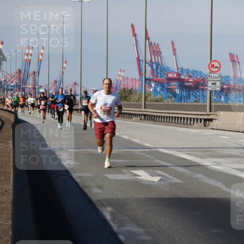 03.10.2025 - Köhlbrandbrückenlauf Julia Fischer http://msf.ph/oto/9006200 03.10.2025 12:43:28 Position 3 12, 5 meine-sportfotos.de