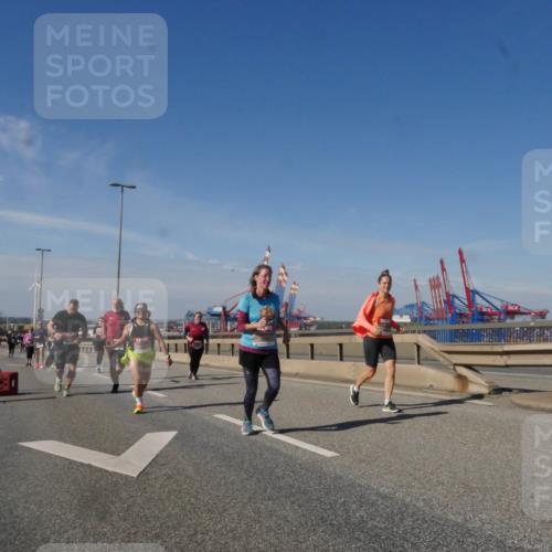 03.10.2025 - Köhlbrandbrückenlauf Matties Gatica Varas http://msf.ph/oto/9006209 03.10.2025 13:01:11 Position 2  meine-sportfotos.de