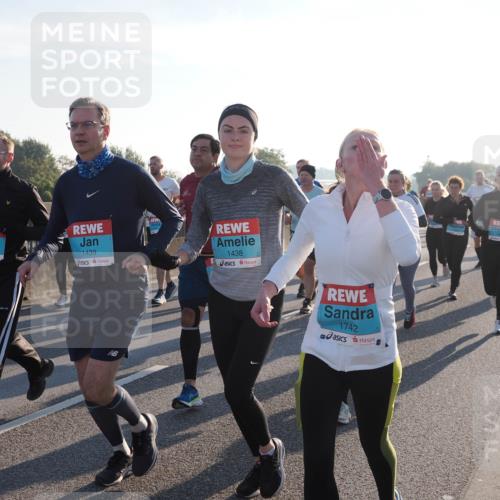 03.10.2025 - Köhlbrandbrückenlauf Fabian Wolf http://msf.ph/oto/9006212 03.10.2025 09:19:35 Position 3 1535, 1439, 1438, 1742 meine-sportfotos.de