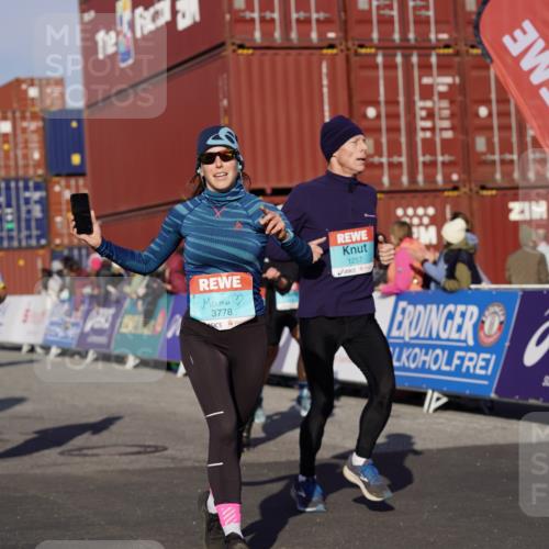 03.10.2025 - Köhlbrandbrückenlauf Michael Burmester http://msf.ph/oto/9006239 03.10.2025 10:08:24 Ziel 1089, 1172, 1203, 1238, 1257, 1338, 1371, 1461, 1601, 1876, 2735, 2736, 2776, 2942, 3071, 3752, 3778 meine-sportfotos.de