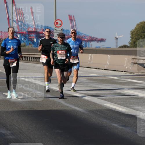 03.10.2025 - Köhlbrandbrückenlauf Julia Fischer http://msf.ph/oto/9006244 03.10.2025 12:43:42 Position 3 12, 5, 4001, 12 meine-sportfotos.de