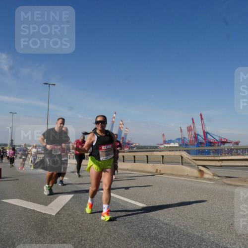 03.10.2025 - Köhlbrandbrückenlauf Matties Gatica Varas http://msf.ph/oto/9006246 03.10.2025 13:01:14 Position 2 118 meine-sportfotos.de