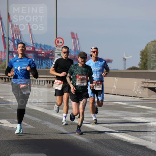 03.10.2025 - Köhlbrandbrückenlauf Julia Fischer http://msf.ph/oto/9006249 03.10.2025 12:43:43 Position 3 12, 5, 6410, 4001, 4028 meine-sportfotos.de
