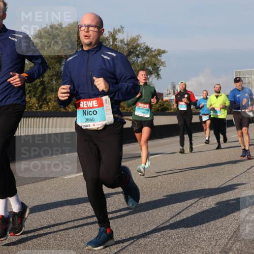 03.10.2025 - Köhlbrandbrückenlauf Luisa Fischer http://msf.ph/oto/9006250 03.10.2025 10:48:00 Position 3 3650, 1946 meine-sportfotos.de