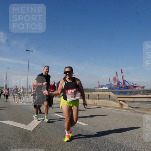 03.10.2025 - Köhlbrandbrückenlauf Matties Gatica Varas http://msf.ph/oto/9006254 03.10.2025 13:01:14 Position 2 5576 meine-sportfotos.de
