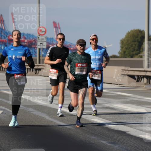 03.10.2025 - Köhlbrandbrückenlauf Julia Fischer http://msf.ph/oto/9006258 03.10.2025 12:43:44 Position 3 12, 5, 1, 480, 6410, 4001, 4028, 12, 5 meine-sportfotos.de