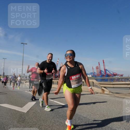03.10.2025 - Köhlbrandbrückenlauf Matties Gatica Varas http://msf.ph/oto/9006262 03.10.2025 13:01:14 Position 2 5576, 118 meine-sportfotos.de