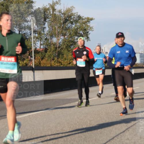 03.10.2025 - Köhlbrandbrückenlauf Luisa Fischer http://msf.ph/oto/9006281 03.10.2025 10:48:02 Position 3  meine-sportfotos.de