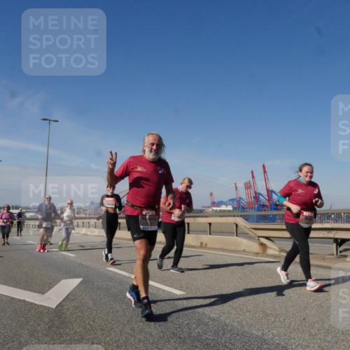 03.10.2025 - Köhlbrandbrückenlauf Matties Gatica Varas http://msf.ph/oto/9006288 03.10.2025 13:01:16 Position 2 118 meine-sportfotos.de