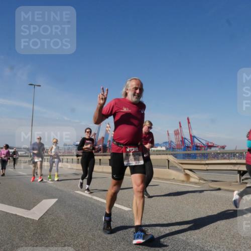 03.10.2025 - Köhlbrandbrückenlauf Matties Gatica Varas http://msf.ph/oto/9006293 03.10.2025 13:01:17 Position 2 4789 meine-sportfotos.de