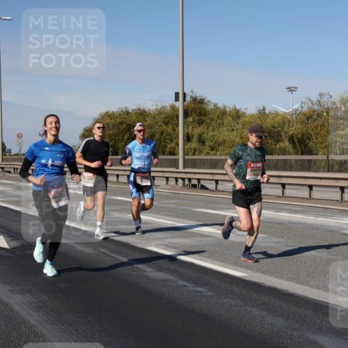 03.10.2025 - Köhlbrandbrückenlauf Julia Fischer http://msf.ph/oto/9006296 03.10.2025 12:43:49 Position 3  meine-sportfotos.de