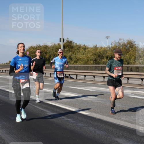 03.10.2025 - Köhlbrandbrückenlauf Julia Fischer http://msf.ph/oto/9006299 03.10.2025 12:43:49 Position 3 1980, 4001 meine-sportfotos.de