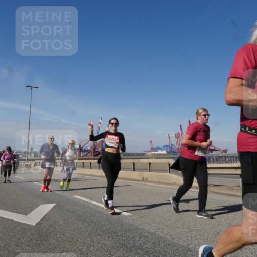 03.10.2025 - Köhlbrandbrückenlauf Matties Gatica Varas http://msf.ph/oto/9006304 03.10.2025 13:01:18 Position 2 47 meine-sportfotos.de