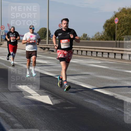 03.10.2025 - Köhlbrandbrückenlauf Julia Fischer http://msf.ph/oto/9006325 03.10.2025 12:43:56 Position 3 12, 1, 6100 meine-sportfotos.de