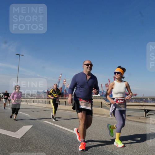 03.10.2025 - Köhlbrandbrückenlauf Matties Gatica Varas http://msf.ph/oto/9006334 03.10.2025 13:01:20 Position 2 4531, 5111, 118 meine-sportfotos.de