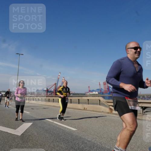 03.10.2025 - Köhlbrandbrückenlauf Matties Gatica Varas http://msf.ph/oto/9006338 03.10.2025 13:01:21 Position 2 450 meine-sportfotos.de