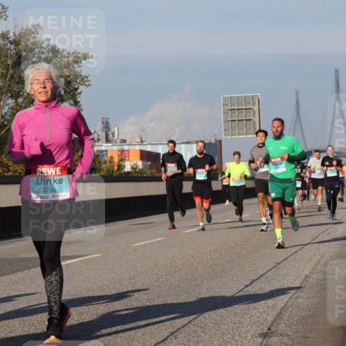 03.10.2025 - Köhlbrandbrückenlauf Luisa Fischer http://msf.ph/oto/9006340 03.10.2025 10:48:05 Position 3 3263 meine-sportfotos.de