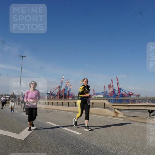03.10.2025 - Köhlbrandbrückenlauf Matties Gatica Varas http://msf.ph/oto/9006345 03.10.2025 13:01:21 Position 2 118 meine-sportfotos.de