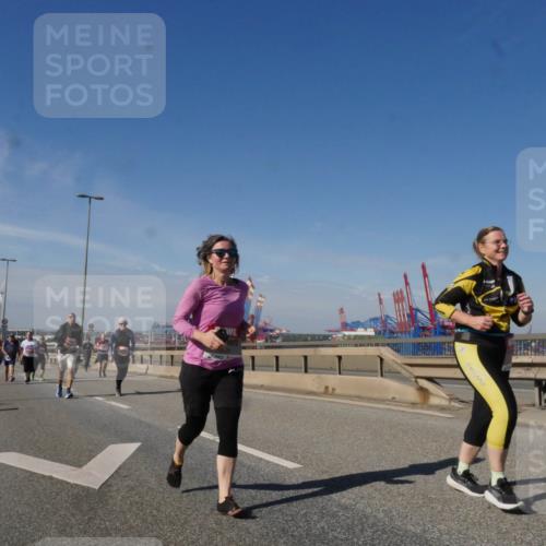 03.10.2025 - Köhlbrandbrückenlauf Matties Gatica Varas http://msf.ph/oto/9006360 03.10.2025 13:01:22 Position 2 18 meine-sportfotos.de