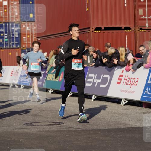 03.10.2025 - Köhlbrandbrückenlauf Michael Burmester http://msf.ph/oto/9006362 03.10.2025 10:08:27 Ziel 1089, 1172, 1203, 1238, 1257, 1338, 1371, 1489, 1508, 1601, 1739, 1753, 1755, 1876, 2735, 2736, 2776, 2942, 3071, 3123, 3752, 3778 meine-sportfotos.de