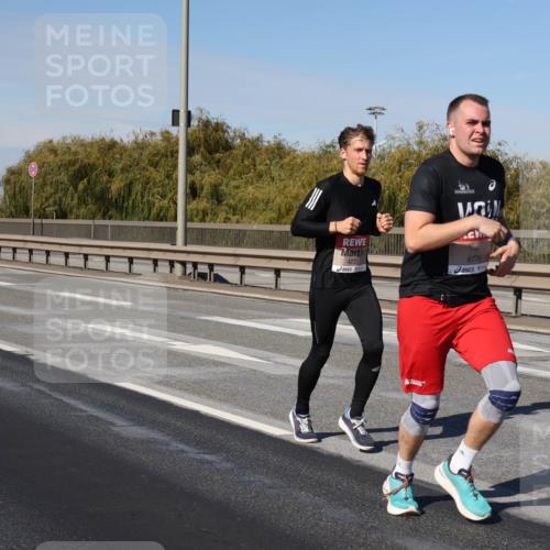 03.10.2025 - Köhlbrandbrückenlauf Julia Fischer http://msf.ph/oto/9006364 03.10.2025 12:44:02 Position 3 4233, 6778 meine-sportfotos.de