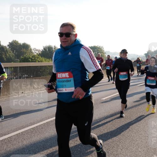 03.10.2025 - Köhlbrandbrückenlauf Fabian Wolf http://msf.ph/oto/9006369 03.10.2025 09:19:41 Position 3 1371, 3175, 3178 meine-sportfotos.de