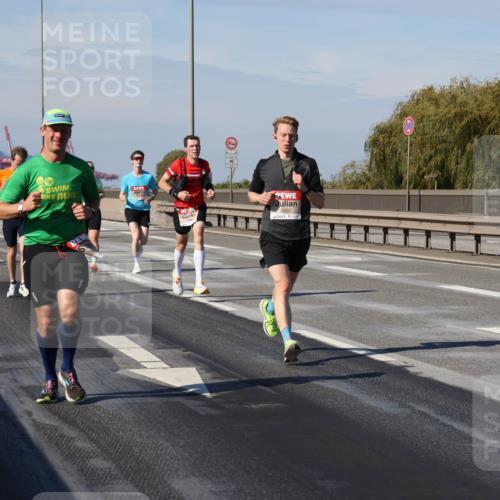 03.10.2025 - Köhlbrandbrückenlauf Julia Fischer http://msf.ph/oto/9006373 03.10.2025 12:44:08 Position 3  meine-sportfotos.de