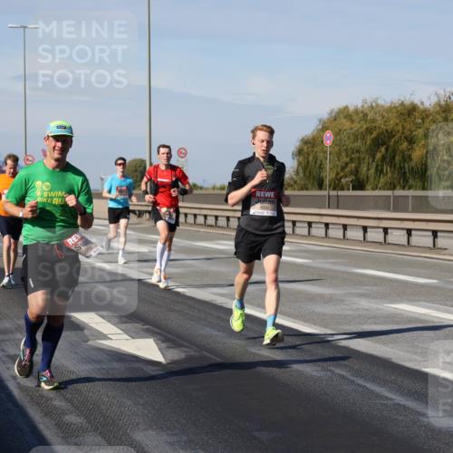 03.10.2025 - Köhlbrandbrückenlauf Julia Fischer http://msf.ph/oto/9006376 03.10.2025 12:44:08 Position 3 5962, 4050 meine-sportfotos.de