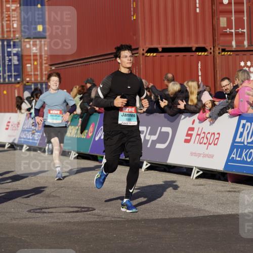 03.10.2025 - Köhlbrandbrückenlauf Michael Burmester http://msf.ph/oto/9006377 03.10.2025 10:08:27 Ziel 1089, 1172, 1203, 1238, 1257, 1338, 1371, 1489, 1508, 1601, 1739, 1753, 1755, 1876, 2735, 2736, 2776, 2942, 3071, 3123, 3752, 3778 meine-sportfotos.de