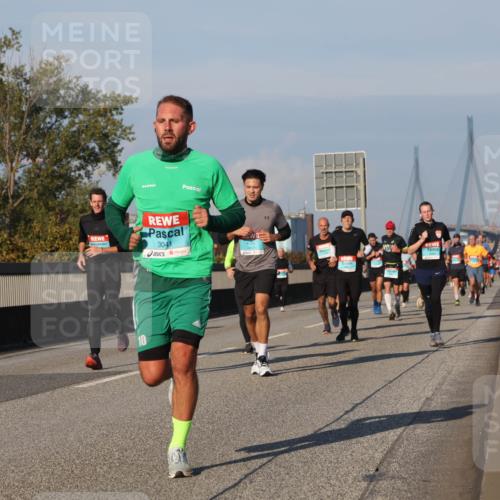 03.10.2025 - Köhlbrandbrückenlauf Luisa Fischer http://msf.ph/oto/9006390 03.10.2025 10:48:08 Position 3 3041 meine-sportfotos.de