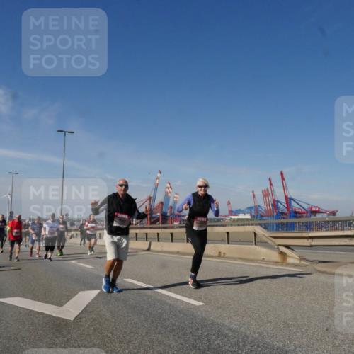 03.10.2025 - Köhlbrandbrückenlauf Matties Gatica Varas http://msf.ph/oto/9006401 03.10.2025 13:01:26 Position 2 118 meine-sportfotos.de