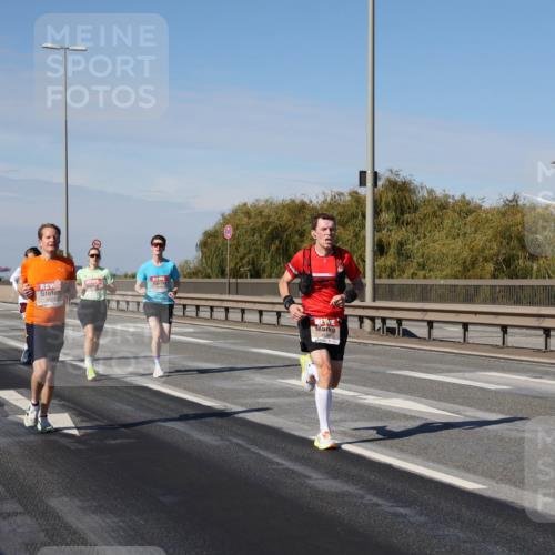 03.10.2025 - Köhlbrandbrückenlauf Julia Fischer http://msf.ph/oto/9006404 03.10.2025 12:44:11 Position 3  meine-sportfotos.de