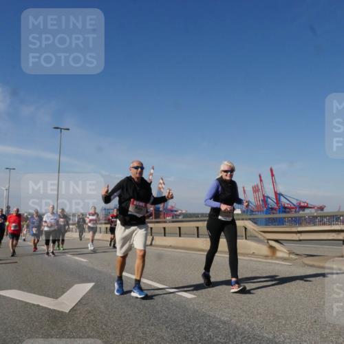 03.10.2025 - Köhlbrandbrückenlauf Matties Gatica Varas http://msf.ph/oto/9006407 03.10.2025 13:01:26 Position 2  meine-sportfotos.de