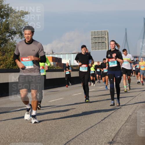 03.10.2025 - Köhlbrandbrückenlauf Luisa Fischer http://msf.ph/oto/9006408 03.10.2025 10:48:09 Position 3 1602, 3817, 3568, 1043 meine-sportfotos.de
